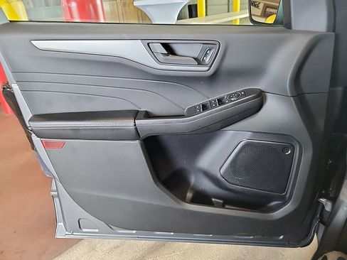 Used 2023 Ford Escape Active AWD/4WD image 13