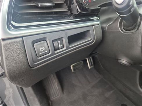 Used 2024 Cadillac XT6 Sport image 36