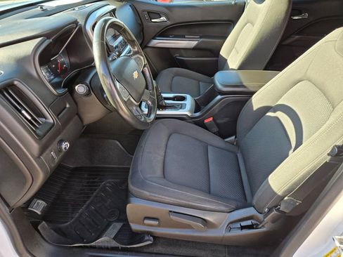 Used 2017 Chevrolet Colorado LT w/ LT Convenience Package image 11