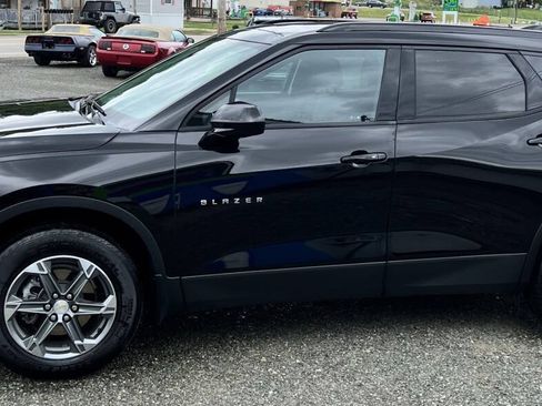 Used 2024 Chevrolet Blazer LT w/ Convenience Package FWD image 12