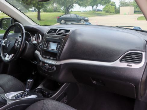 Used 2018 Dodge Journey SE w/ Popular Equipment Group FWD image 26