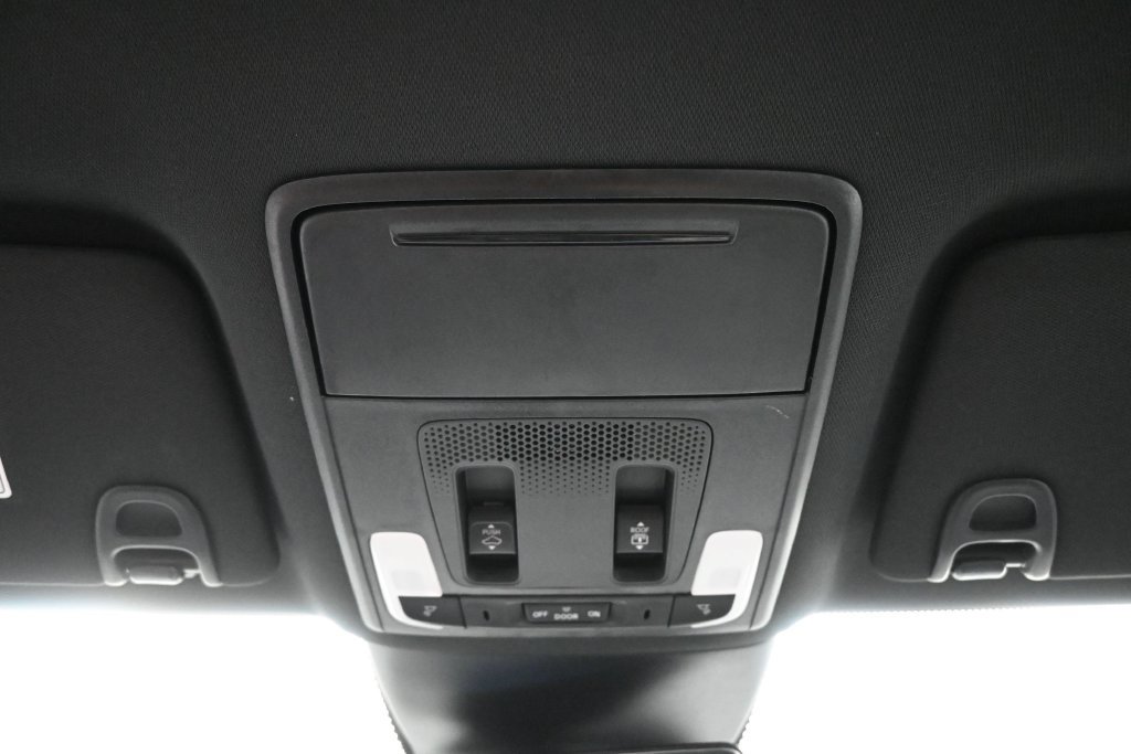 Used 2025 Honda Pilot TrailSport image 21