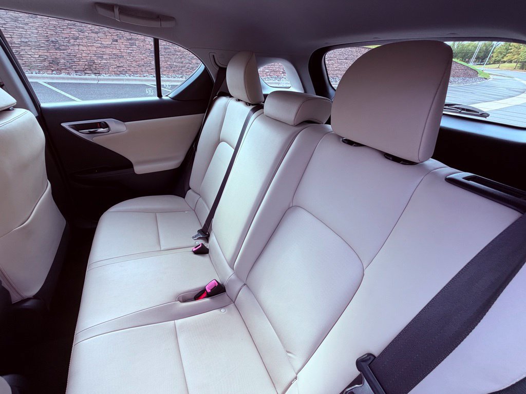 Used 2011 Lexus CT 200h Premium w/ Premium Audio Pkg FWD image 10