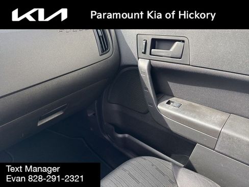 Used 2011 Ford Focus SE w/ 201A Rapid Spec Order Code FWD image 21