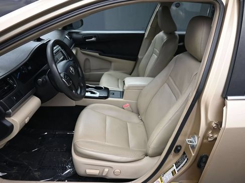 Used 2012 Toyota Camry LE FWD image 18