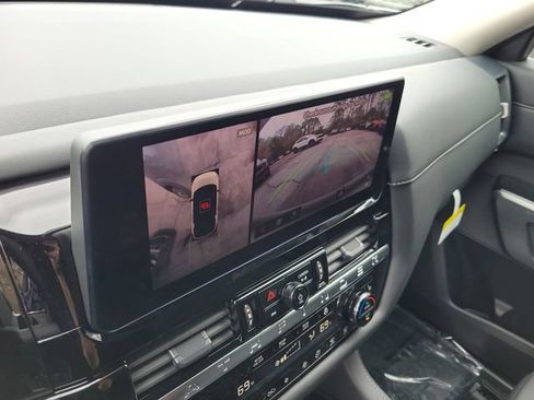 New 2026 Nissan Pathfinder SL FWD image 16