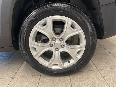 Used 2016 Jeep Renegade Limited image 10