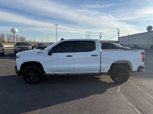 Used 2021 Chevrolet Silverado 1500 LT Trail Boss w/ Convenience Package II image 4