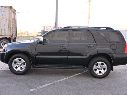 Used 2008 Toyota 4Runner SR5 RWD image 3