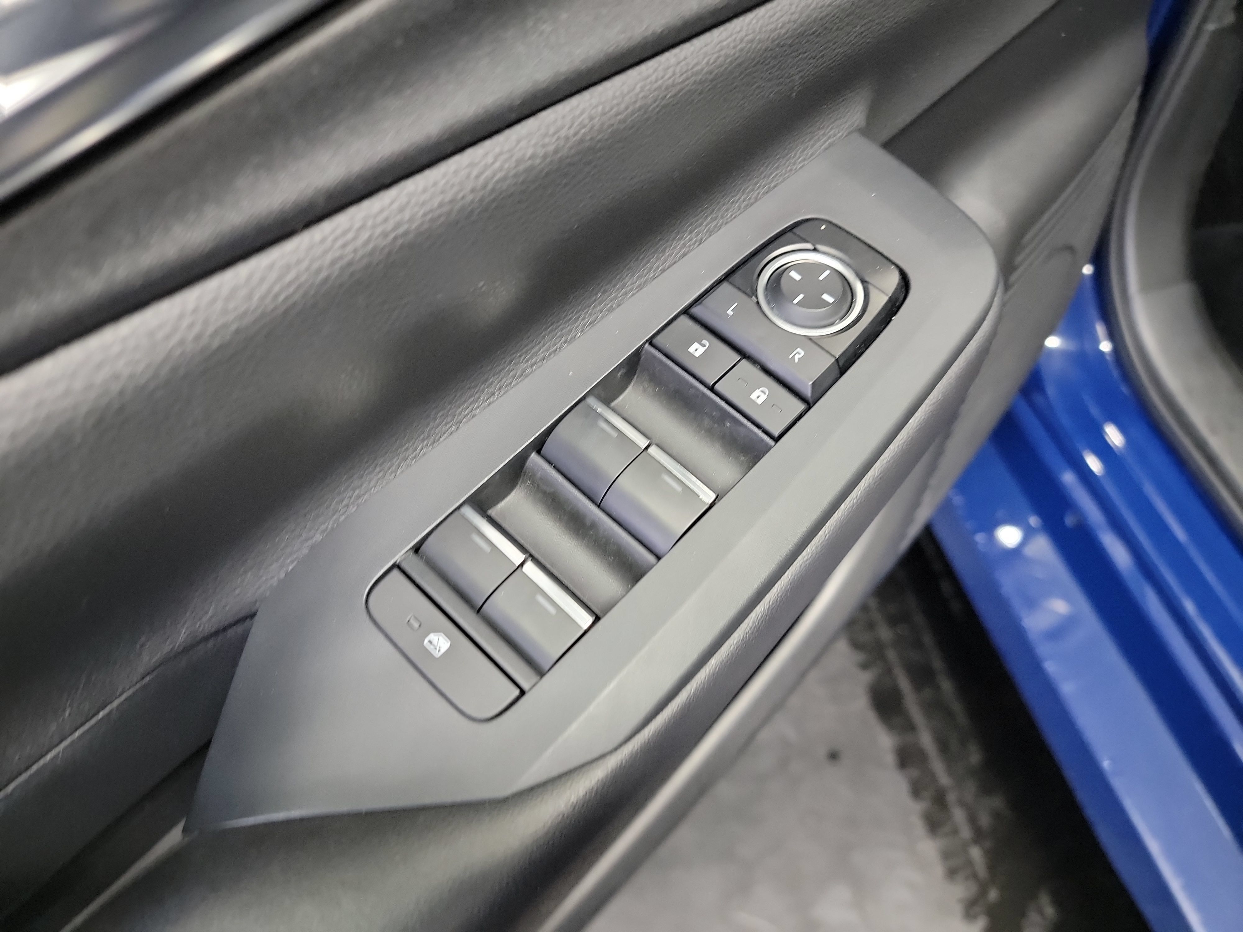 Used 2023 Toyota Prius Prime Premium FWD image 14
