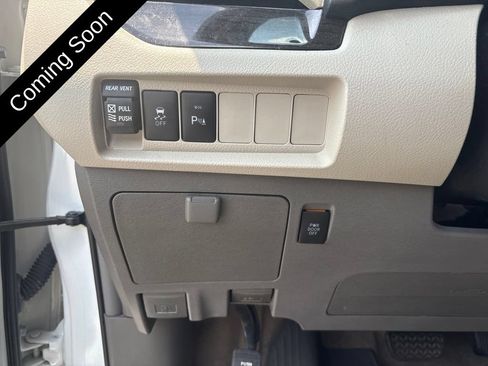 Used 2019 Toyota Sienna XLE w/ XLE Navigation Package FWD image 20