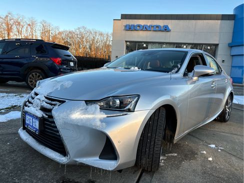 Used 2020 Lexus IS 300 AWD w/ Premium Package image 4