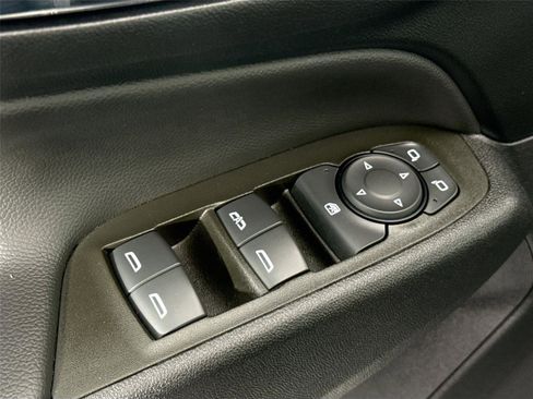 Used 2023 Chevrolet Equinox LT image 28