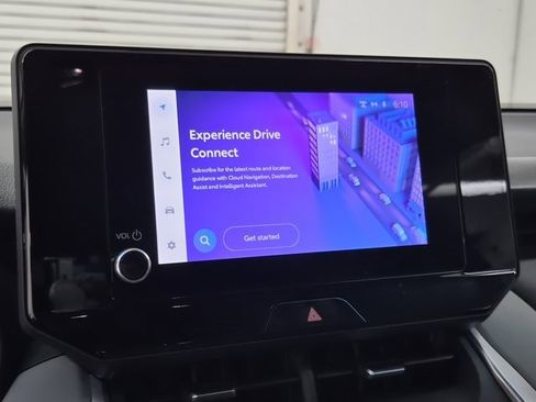 Used 2023 Toyota Venza LE image 28