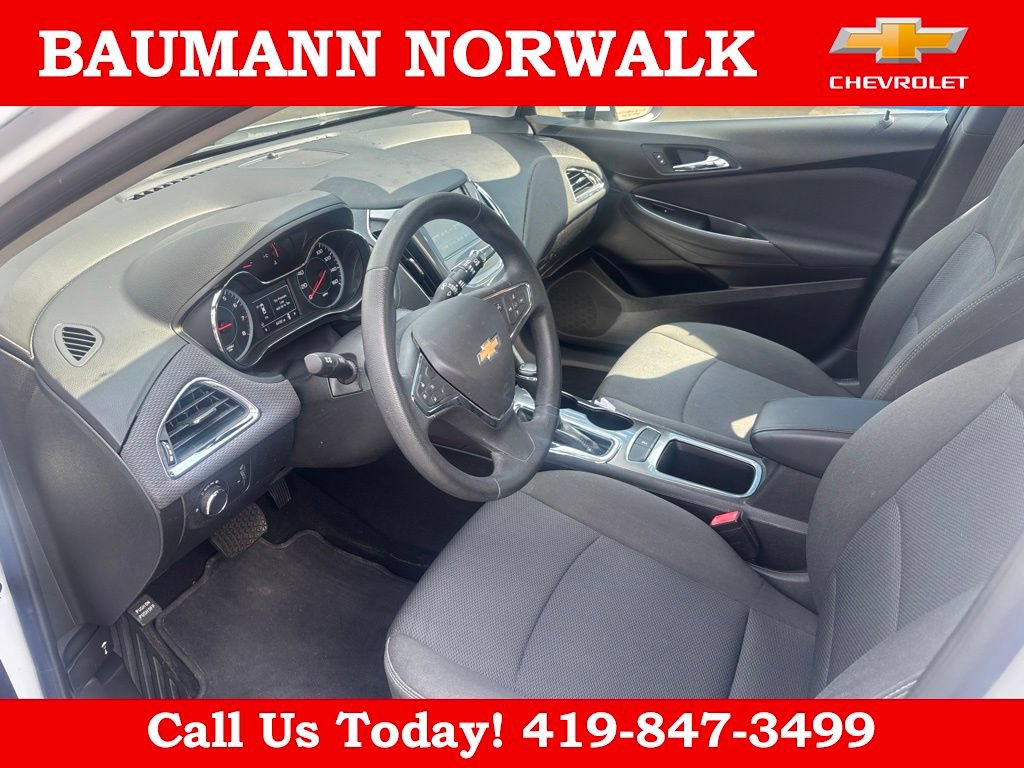 Used 2017 Chevrolet Cruze LT FWD image 18