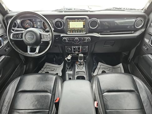 Used 2022 Jeep Wrangler Unlimited Sahara AWD/4WD image 13