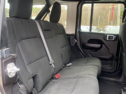 Used 2019 Jeep Wrangler Unlimited Sport S AWD/4WD image 22