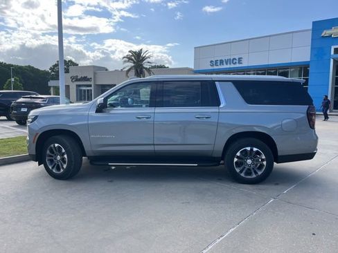 New 2026 Chevrolet Suburban LS RWD image 3