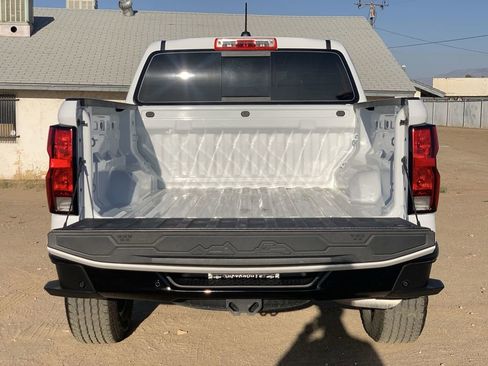 Certified 2024 Chevrolet Colorado Trail Boss w/ Safety Package AWD/4WD image 25