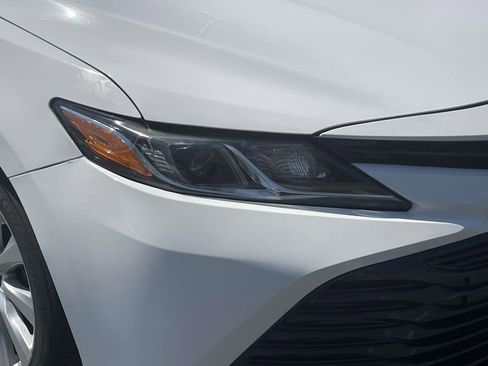 Used 2018 Toyota Camry LE w/ Convenience Package image 2