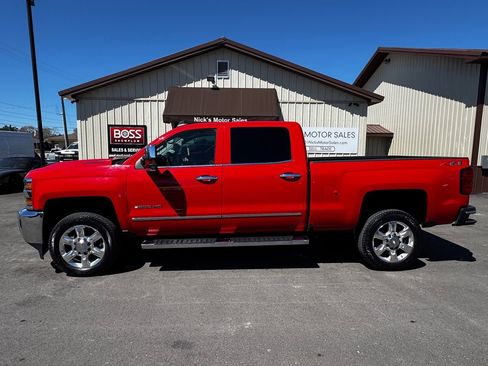Used 2019 Chevrolet Silverado 2500 LTZ w/ LTZ Plus Package AWD/4WD image 2