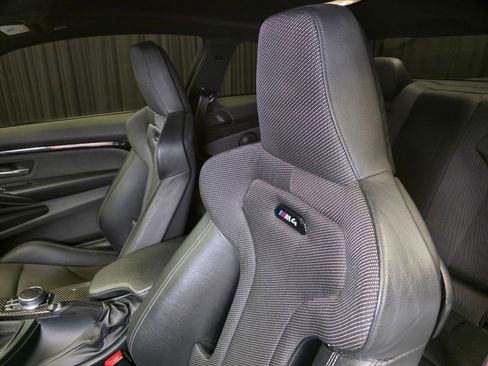 Used 2018 BMW M4 Coupe RWD image 21