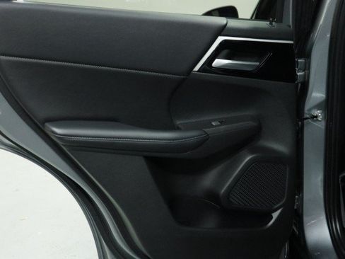 Used 2024 Mitsubishi Outlander 4WD Plug-In Hybrid image 28