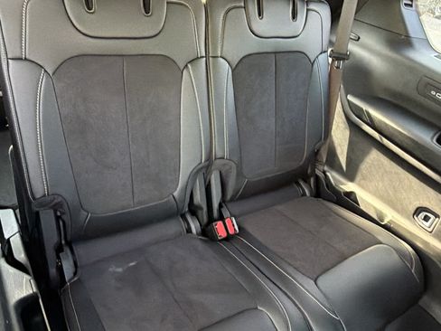 Used 2025 Jeep Grand Cherokee L Altitude AWD/4WD image 23