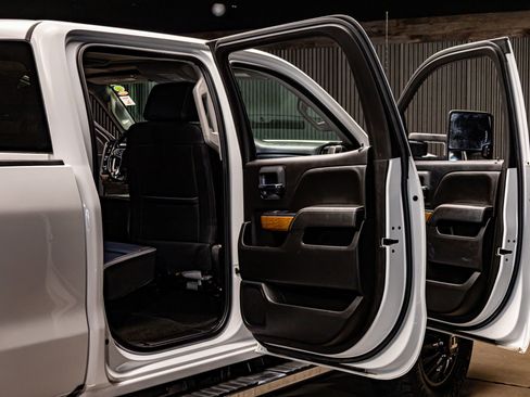 Used 2018 Chevrolet Silverado 3500 LTZ w/ Duramax Plus Package image 29