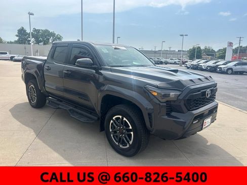 Certified 2025 Toyota Tacoma TRD Sport w/ TRD Sport Upgrade Package AWD/4WD image 4