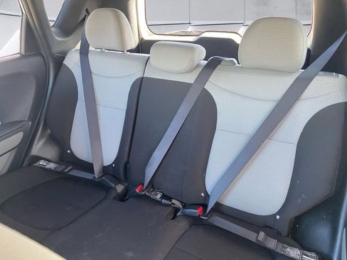 Used 2016 Kia Soul Base image 14