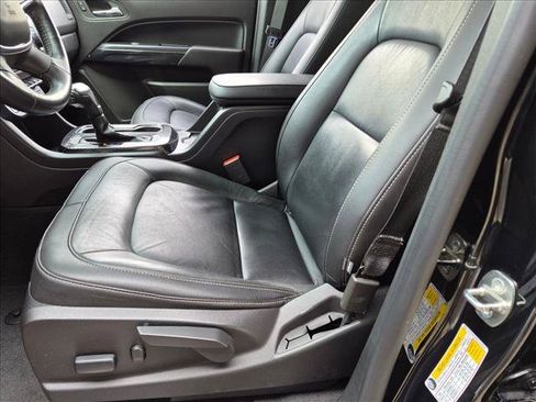 Used 2019 Chevrolet Colorado ZR2 w/ ZR2 Midnight Special Edition AWD/4WD image 16
