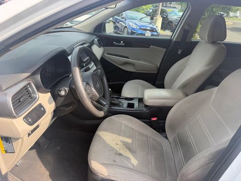 Used 2016 Kia Sorento LX AWD/4WD image 8