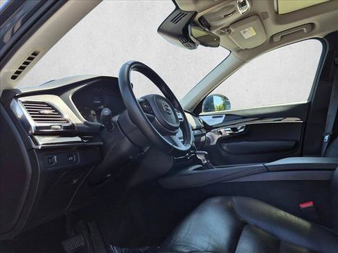 Used 2018 Volvo XC90 T6 Momentum w/ Convenience Package AWD/4WD image 9