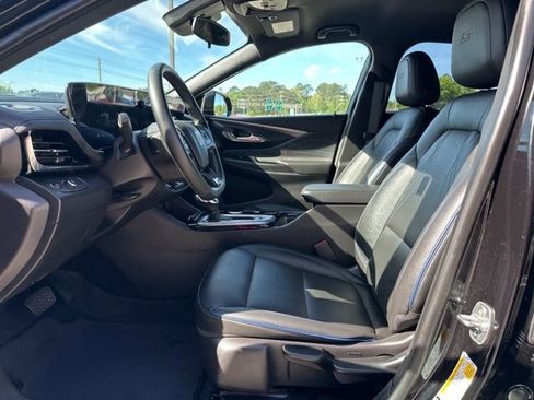 Used 2025 Buick Envista Sport Touring FWD image 9