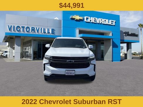Used 2022 Chevrolet Suburban RST RWD image 2