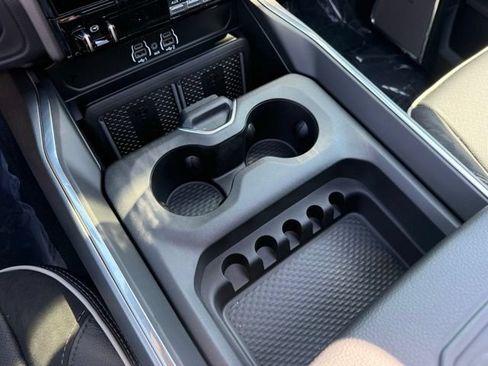 New 2026 RAM 3500 Laramie AWD/4WD image 39