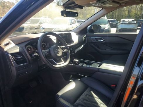 Certified 2023 Nissan Rogue Platinum w/ Platinum Premium Package image 13