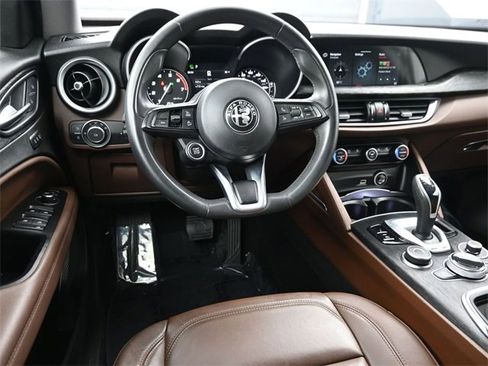 Used 2020 Alfa Romeo Stelvio image 20