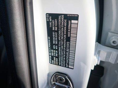 Used 2024 Porsche Macan image 35