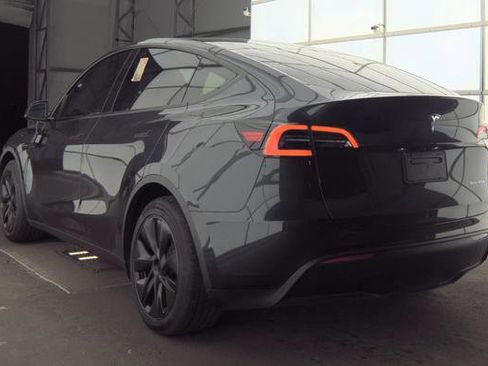 Used 2024 Tesla Model Y Long Range image 4
