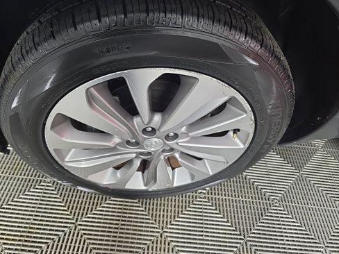 Used 2019 Buick Encore Preferred image 10