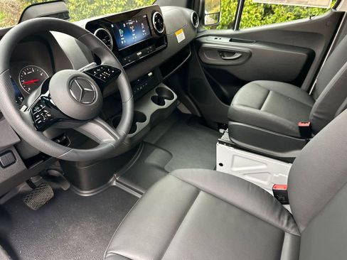 New 2026 Mercedes-Benz Sprinter 2500 image 9