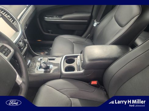 Used 2014 Chrysler 300 C AWD/4WD image 15