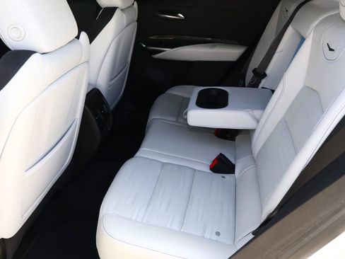 Used 2025 Cadillac XT4 Sport FWD image 25