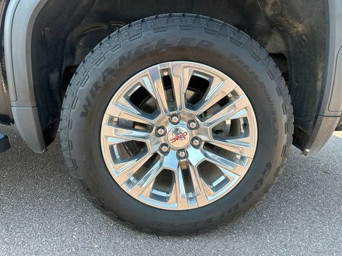 Used 2025 GMC Sierra 1500 Denali AWD/4WD image 40
