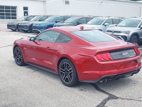 Used 2021 Ford Mustang GT RWD image 5