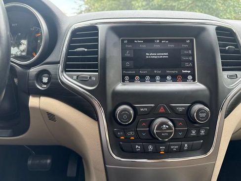 Used 2021 Jeep Grand Cherokee Laredo AWD/4WD image 20