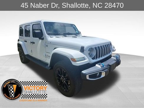 Certified 2024 Jeep Wrangler Unlimited Sahara w/ Technology Group AWD/4WD image 1