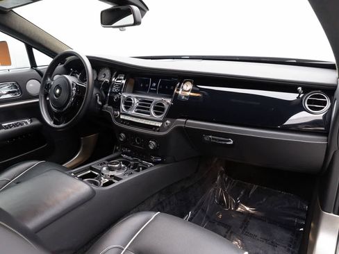Used 2018 Rolls-Royce Wraith RWD image 41